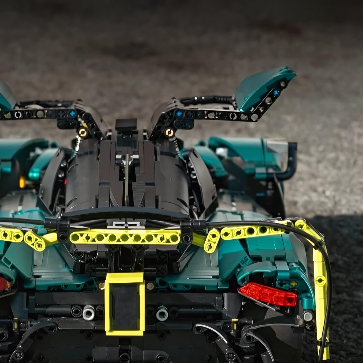 Aston Martin Valkyrie AMR Pro | Eikee Y18006 - secundaire afbeelding 2